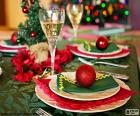 Διακοσμημένο χριστουγεννιάτικο τραπέζι